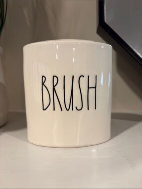 Rae Dunn BRUSH Toothbrush Holder - NWOT!!    brushes home decor bath bathroom